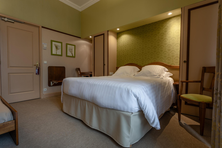 Bedroom 3, Citotel Le Sphinx, Drôme