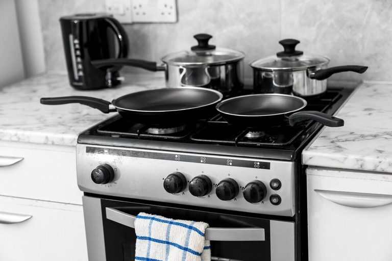 Others 5, Luxury New House with free Parking, Birmingham
