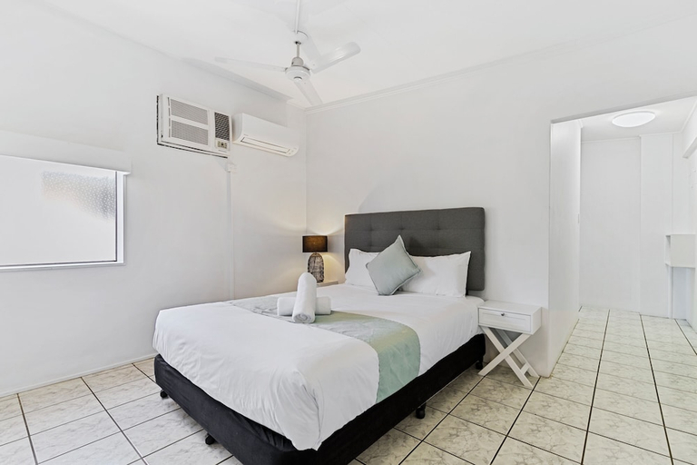 Bedroom 3, Hotel Tropiq, Cairns