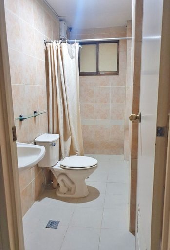 Bathroom, City Corporate Inn, Iloilo City