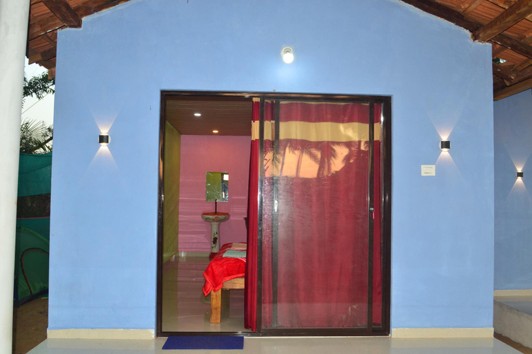 Others 3, Arabian Home Light, Uttara Kannada