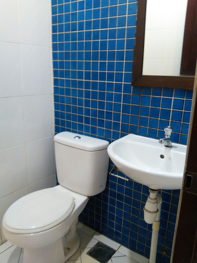 Bathroom 4, Kuching Waterfront Lodge, Kuching