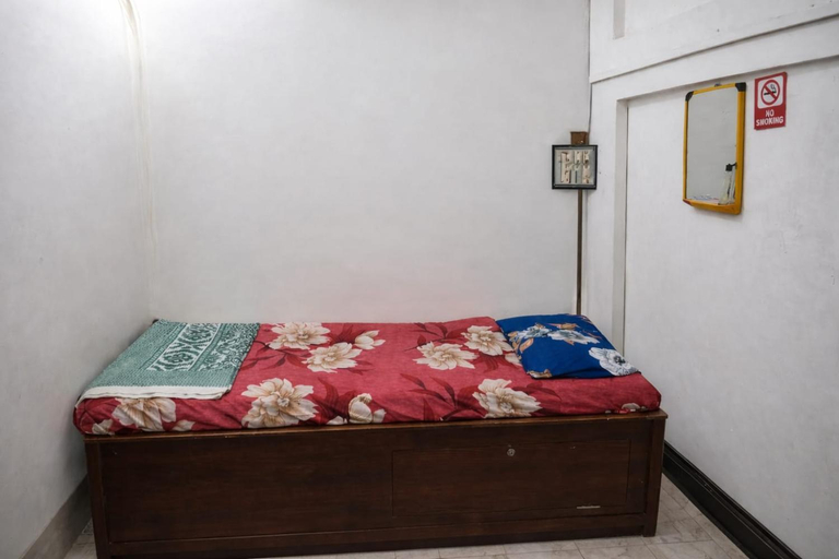 Bedroom 2, Patel's Guest House, Surat