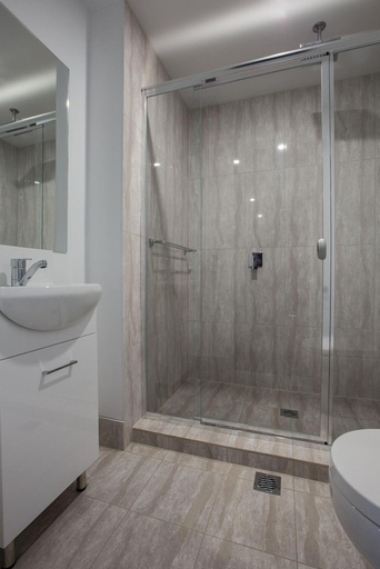 Bathroom 4, The Palms Apartments, Adelaide