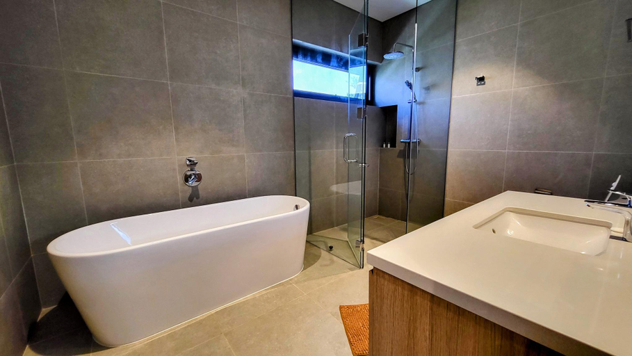 Bathroom 4, SANCTUARY HO TRAM 4 BEDROOMS POOL VILLA , Xuyên Mộc