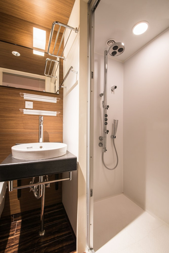 Bathroom 4, the b akasaka-mitsuke, Minato