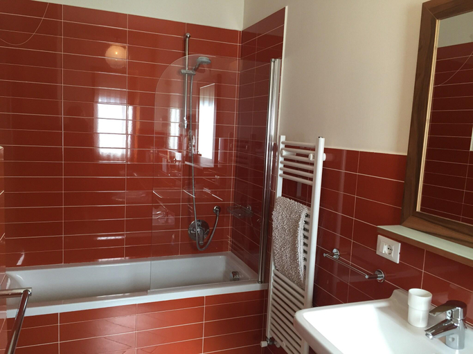 Bathroom 3, Apartment for 5 guests in Pietra Ligure, Savona