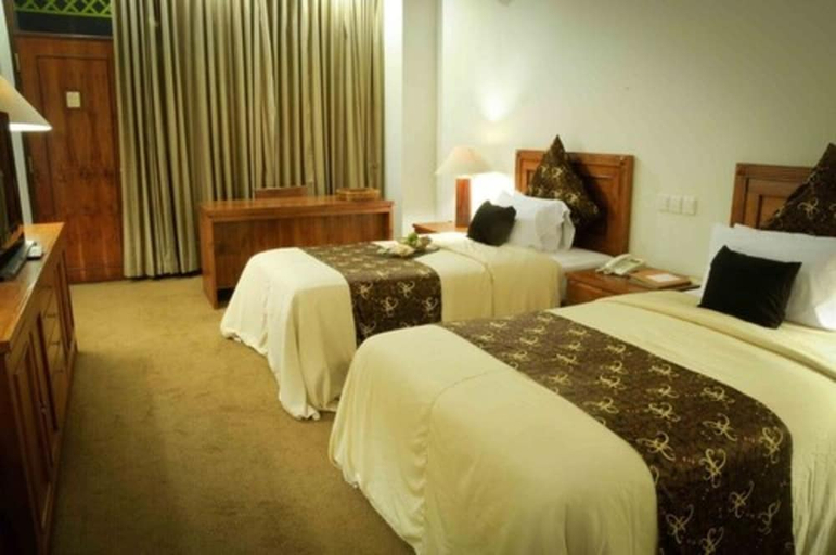 Bedroom 2, Mesra Business & Resort Hotel, Samarinda