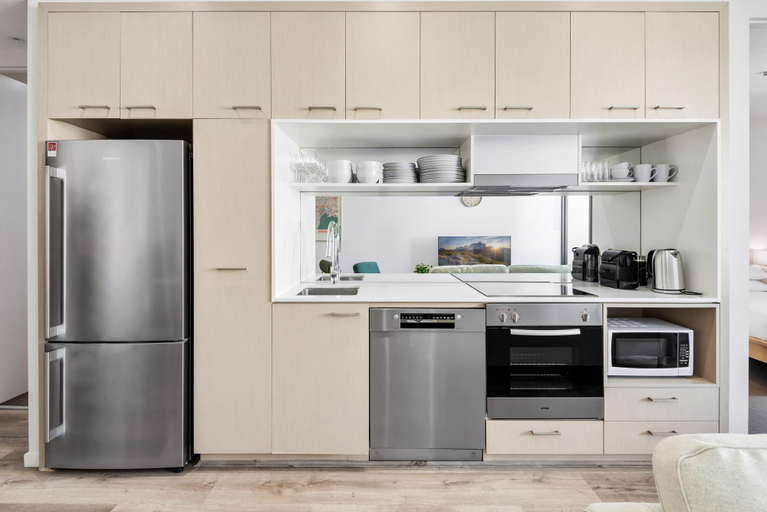 Kitchen, Stylish 2-Bed Apartment Near MCG, Melbourne