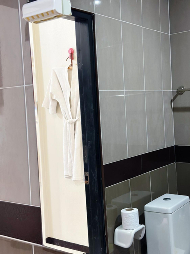 Bathroom 3, Candy House on Wua Lai Walking Street old city Chiang Mai, Muang Chiang Mai