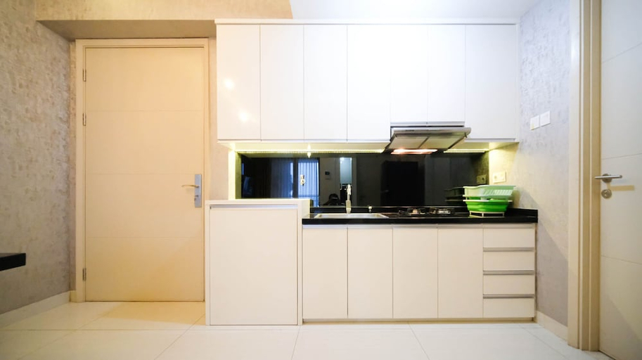 In-Room Kitchen 4, Enchanting And Stunning 2Br La Riz Supermall Mansion Apartment, Surabaya