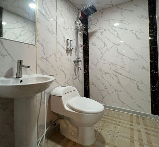 Bathroom 4, Maine City Residences Tramo, Pasay City