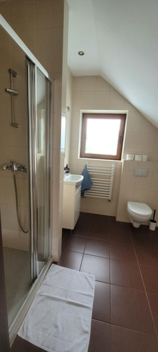 Bathroom 5, NA KONCU SWIATA, Nowy Sącz