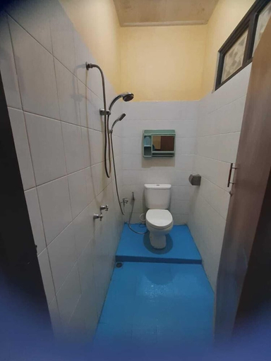 Bathroom 4, HALFWAY House, Banyuwangi