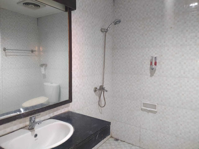 Bathroom, ISLAMIC GUEST HOUSE AT TAQWA, Cirebon