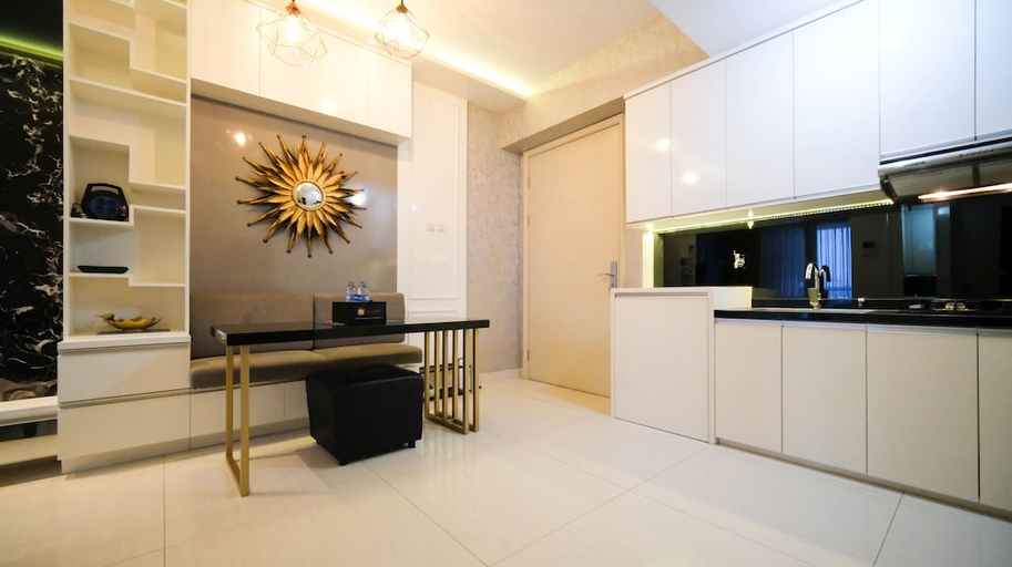 In-Room Kitchen 5, Enchanting And Stunning 2Br La Riz Supermall Mansion Apartment, Surabaya