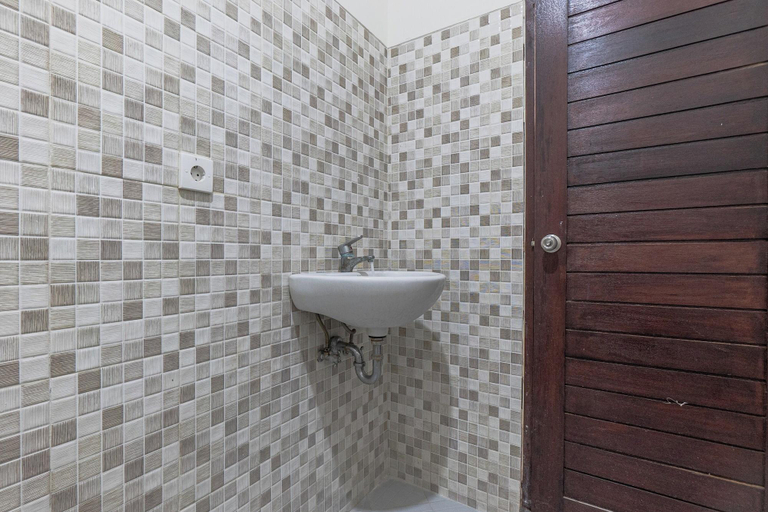 Bathroom 5, Azalea Homestay & Villa, Badung