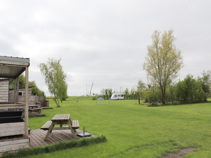 3, Chalet by Hegermeer with Lake Access, Wymbritseradiel