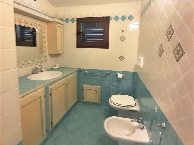 Bathroom, Apartment near Golfo di Cugnana, Olbia-Tempio
