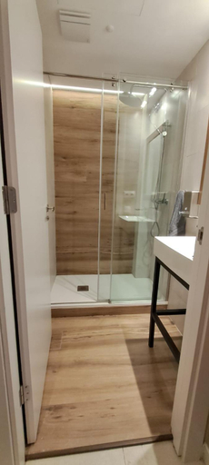 Bathroom 3, Onefam Sants, Barcelona