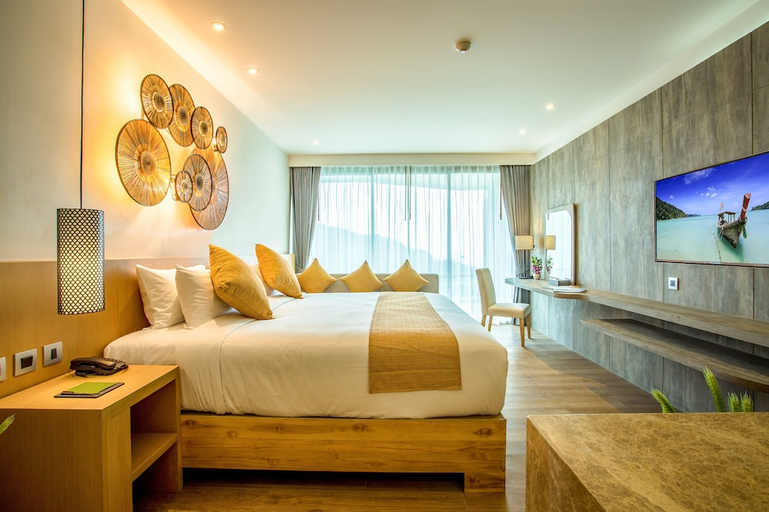 Bedroom 2, Crest Resort & Pool Villas - Sha Extra Plus, Phuket Island