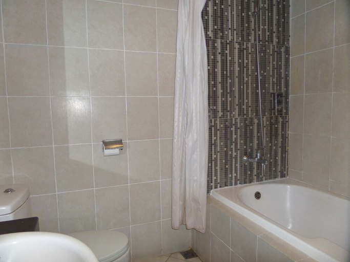 Bathroom 5, Bintang Mulia Hotel, Jember