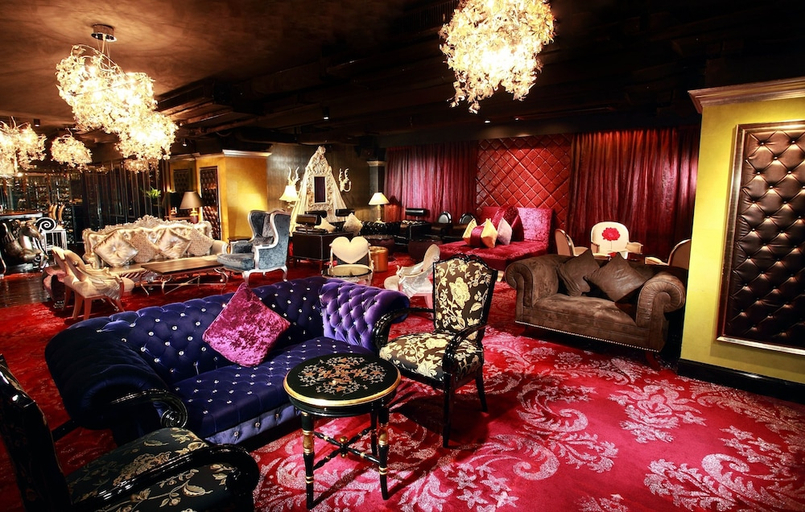 Others 3, The Luxe Manor, Kowloon
