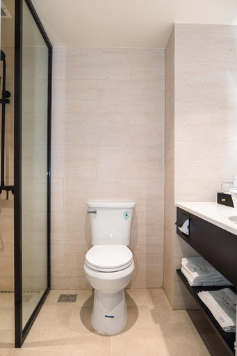 Bathroom 4, Pacific Bay Hotel, Tumon