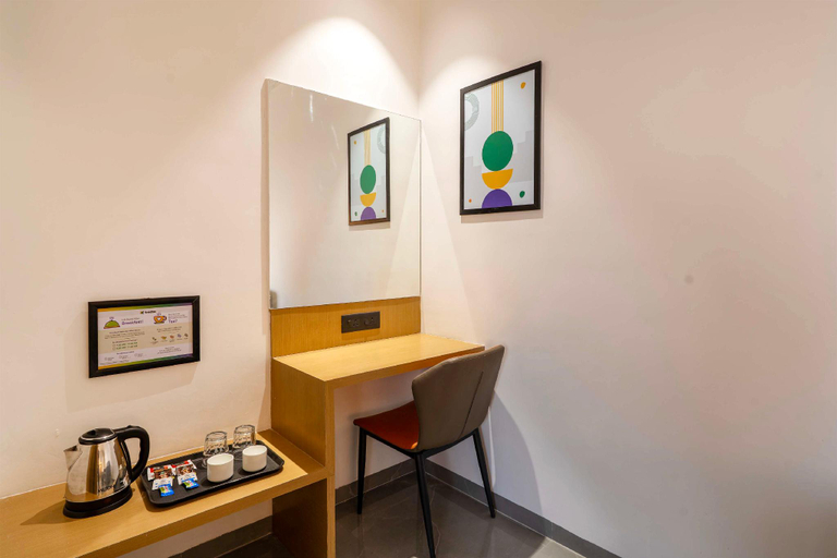 Bedroom 4, Treebo Sairadha, Pune