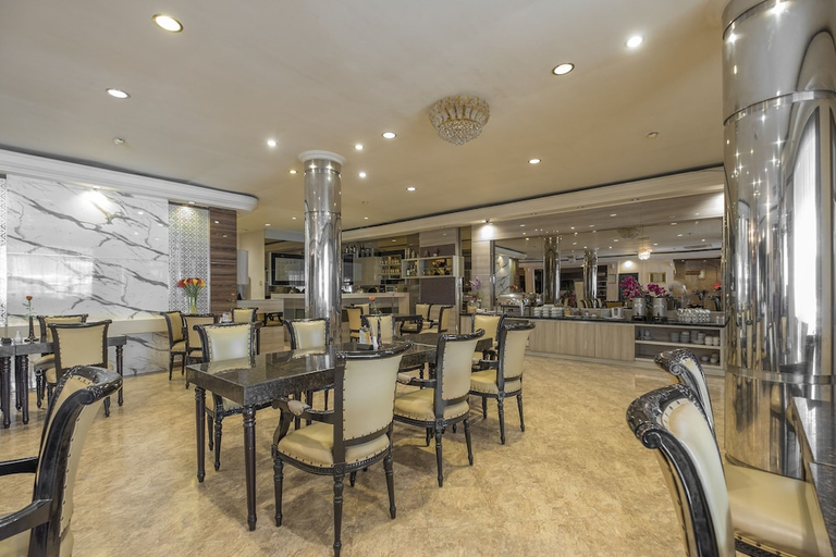 Food & Drinks 4, Collection O 637 Yasmin Hotel, Makassar