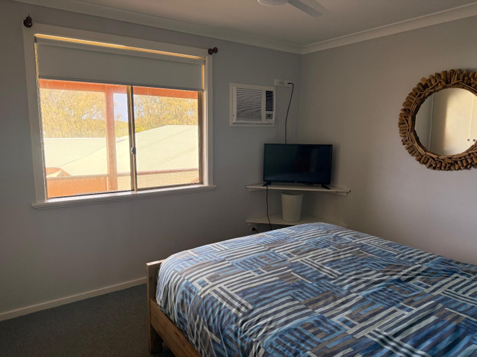 Bedroom 3, Lancelin Lodge, Gingin