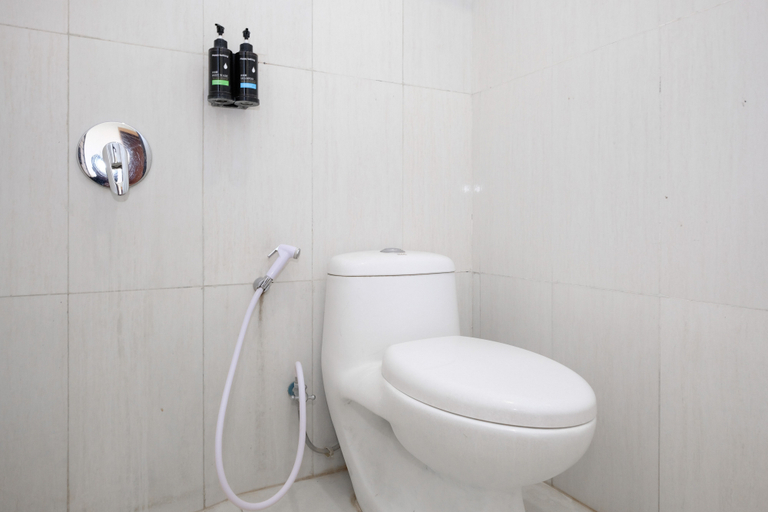 Bathroom 3, Urbanview near Sunrise Mall Mojokerto, Mojokerto
