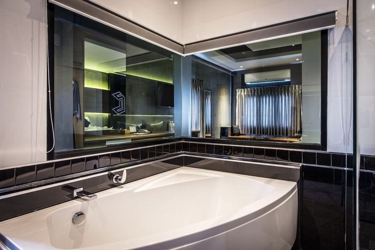 Bathroom, Cresco Hotel Buriram, Muang Buri Ram