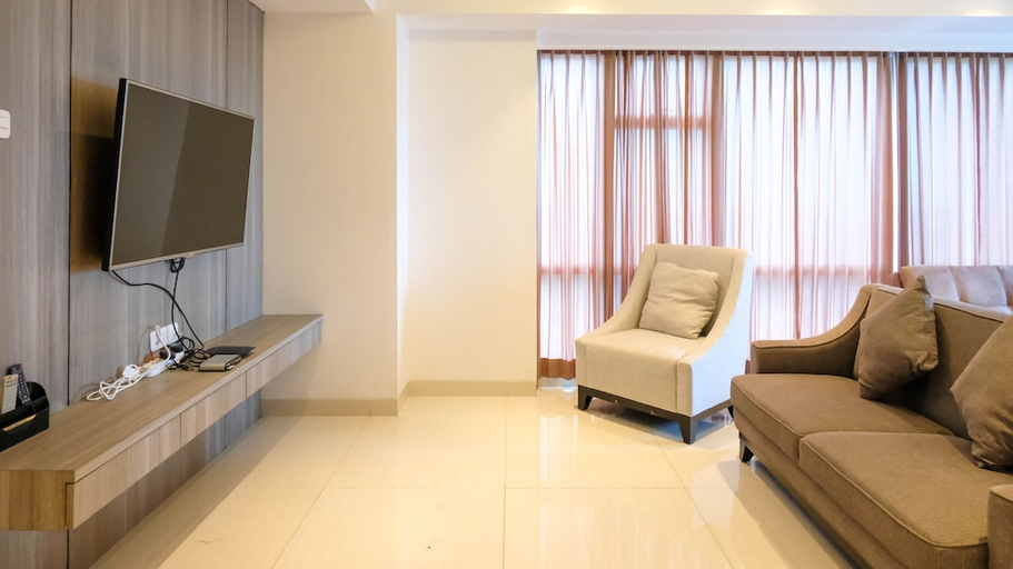 Living Area 3, Spacious And Elegant 3Br Apartment At La Riz Supermall Mansion, Surabaya