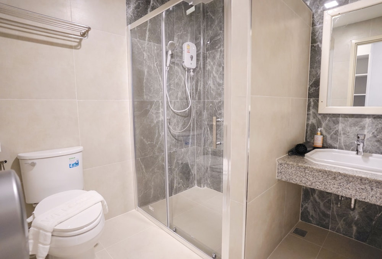 Bathroom, The Space Airport Hotel Chiang Rai, Muang Chiang Rai