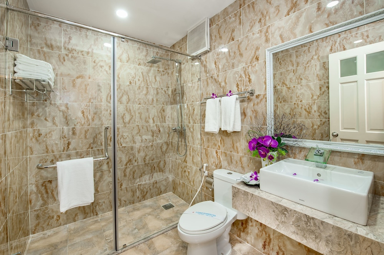 Bathroom 2, Ace Hotel Ben Thanh, District 1