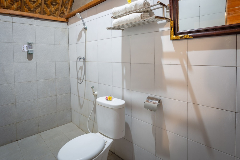 Bathroom 4, Penida Krusty Hill, Klungkung