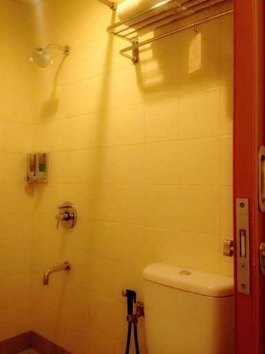 Bathroom 5, Amaris Hotel Panglima Polim, South Jakarta