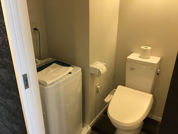Bathroom 3, Mr.KINJO in Nishihara Interchange, Ginowan