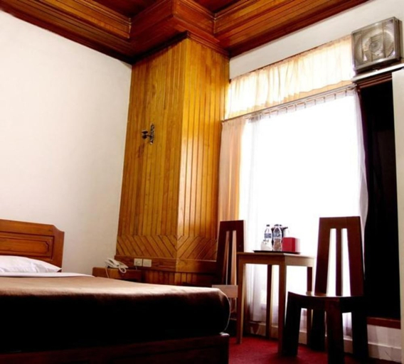 Bedroom 4, Ambun Suri Hotel, Bukittinggi