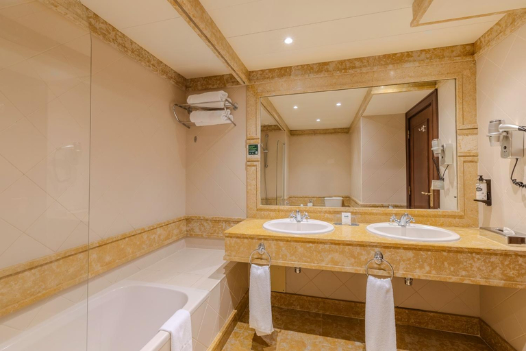 Bathroom 5, Pestana Royal All Inclusive Ocean & Spa Resort, Funchal