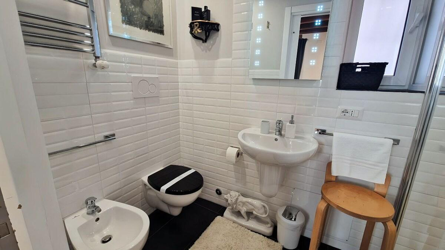 Bathroom 3, Leonetto Art Domus Appartamento nel centro di Roma, Rome