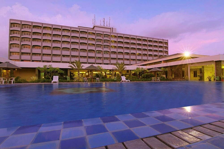 Exterior & Views 1, Hotel Pangeran Beach, Padang