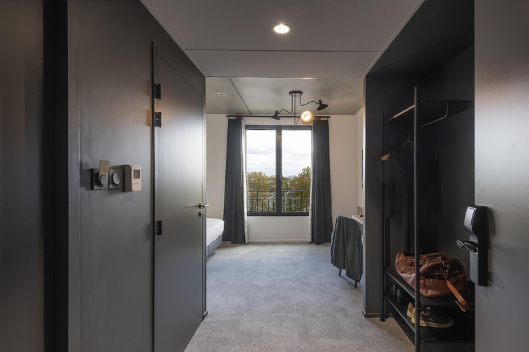 Bedroom 3, Quai Central, Nord