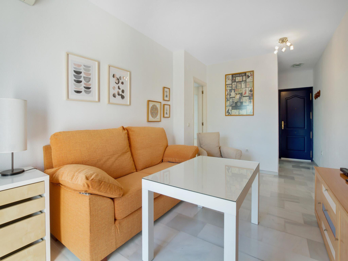 2, Apartment in Torremolinos With Pool, Málaga