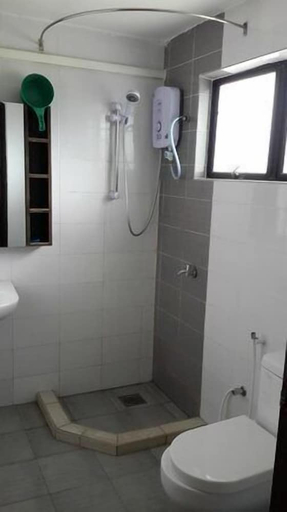 Bathroom 4, ポート ディクソン ゴルフ & カントリー クラブ, Port Dickson