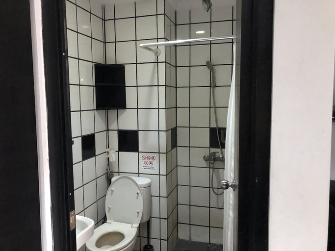 Bathroom 4, Griya Lebak Bulus, South Jakarta