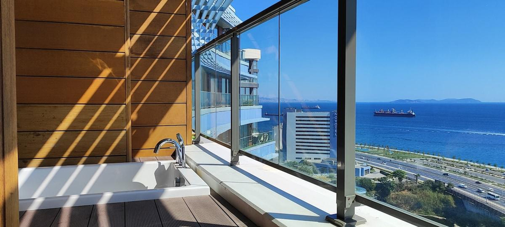 Others 3, Wonderful Apartment in Ottomare, Zeytinburnu
