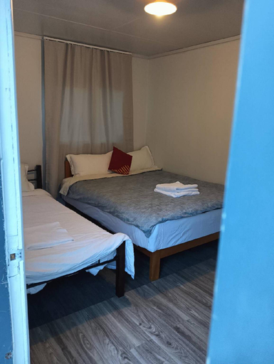 Bedroom 2, 1 Bedroom garden chalet 7B, Rotorua