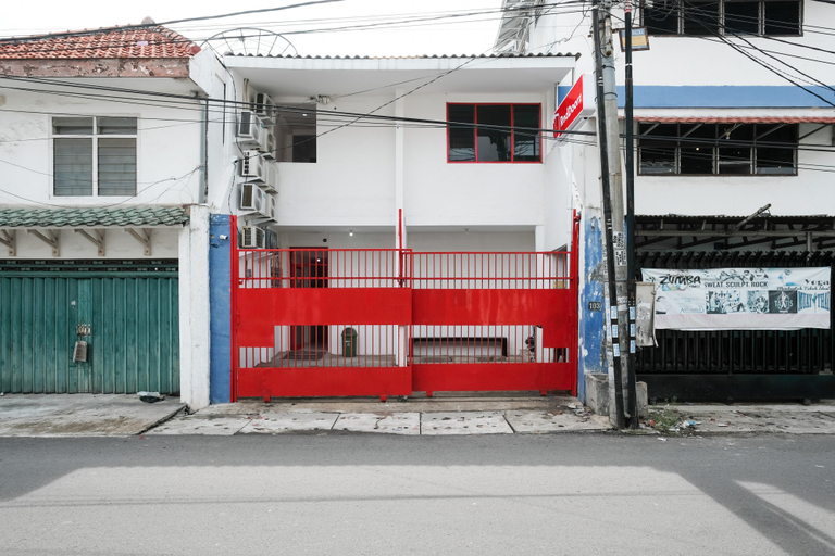 Others 3, RedDoorz near RSUD dr. Soewandhie 2, Surabaya
